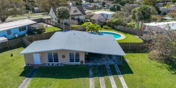 1090 Bianca Drive NE