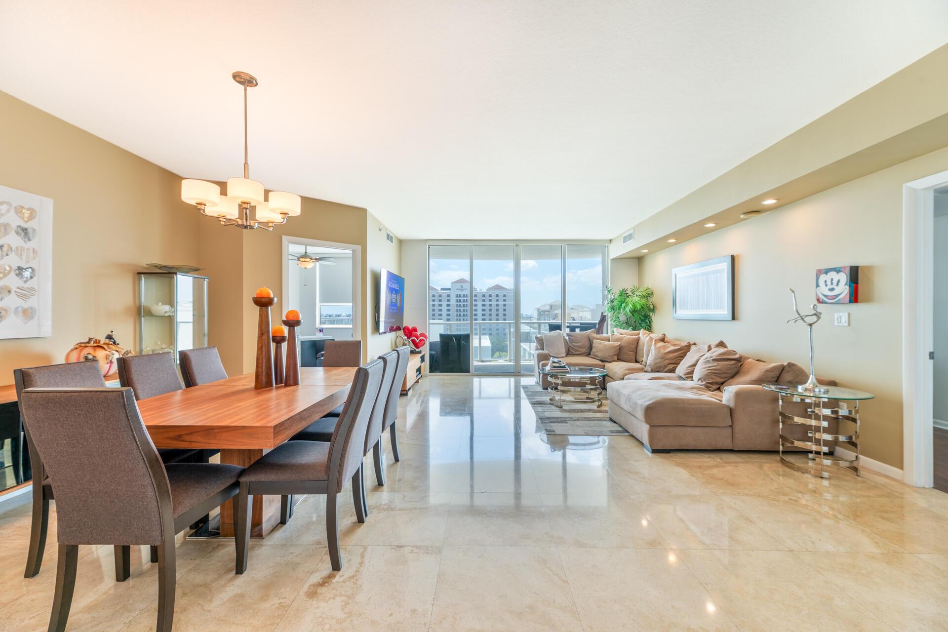 Image 3: family room and living combo