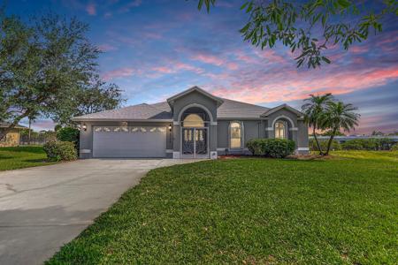 2704 SE Eagle Drive