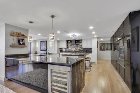 100 Lakeshore Drive