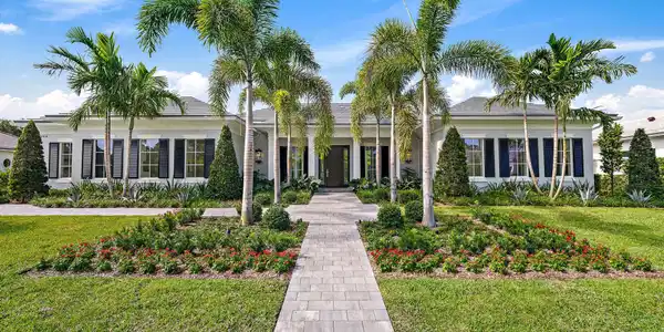 2914 Bluewater Cv Cove