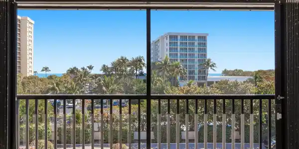 Image 4: Ocean View