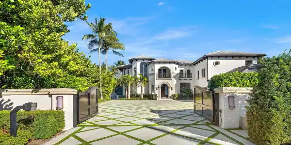 733 N Ocean Boulevard