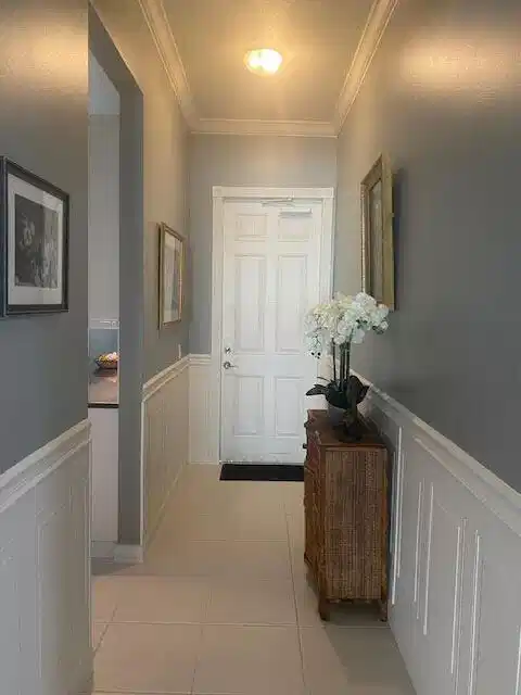 Image 1: Foyer