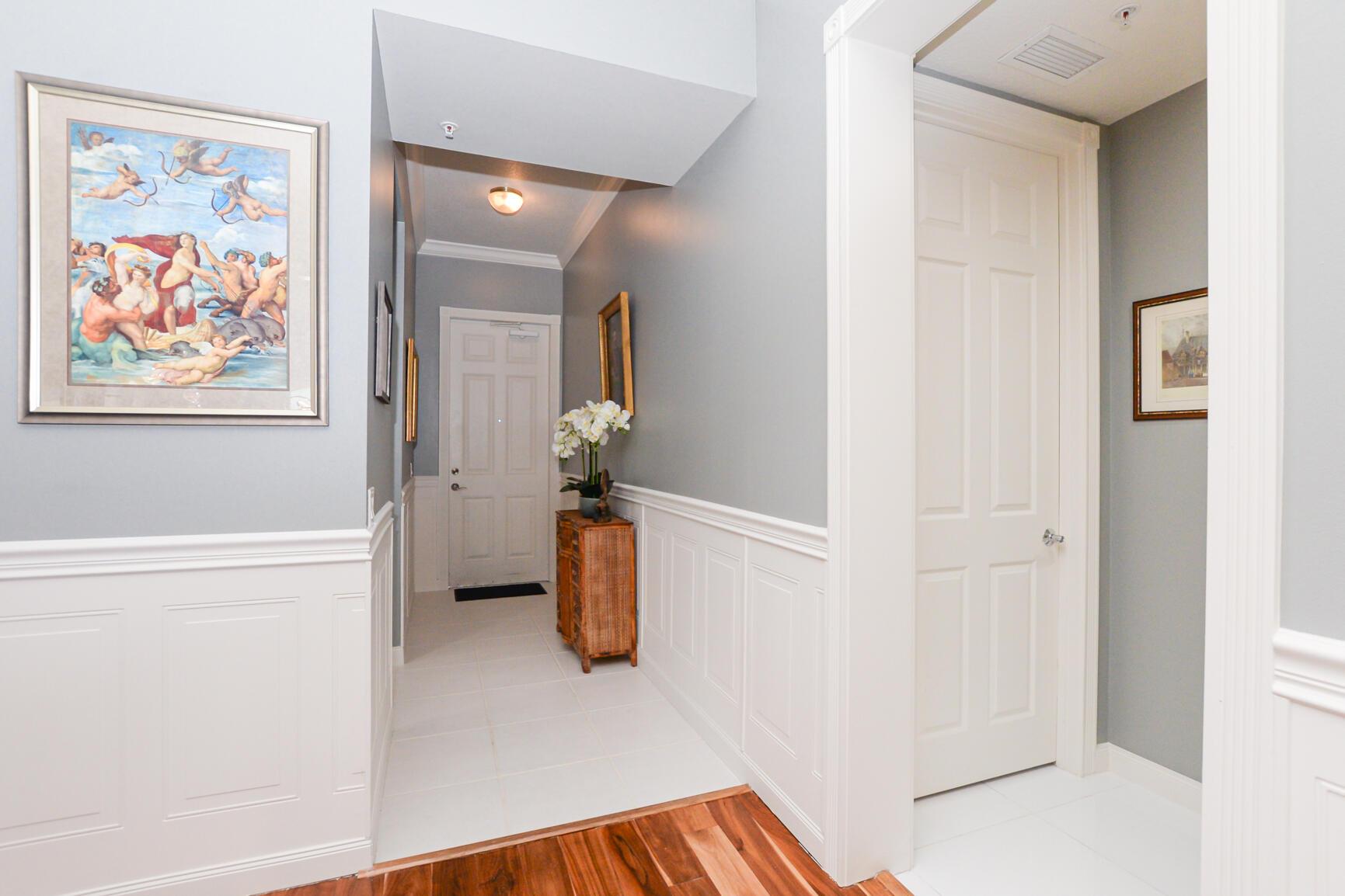 Image 2: Foyer
