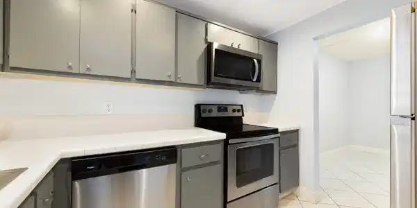 Image 2: Photo 2