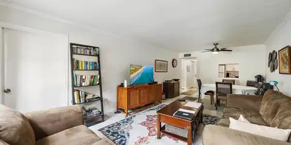 Image 2: 1516 S Lakeside Dr 207-9