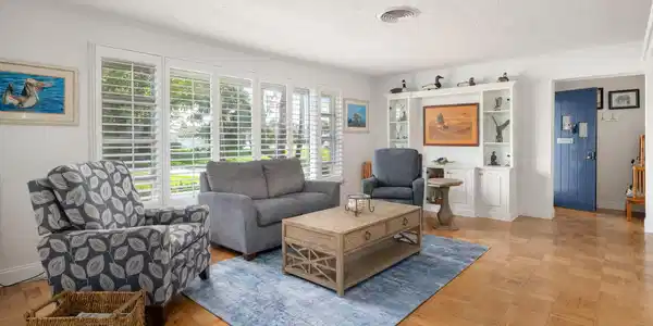 Image 4: 4-web-or-mls-715 Conn Way-4