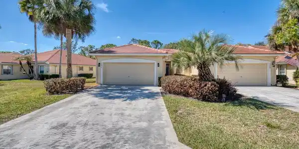1331 SW Greens Pointe Way
