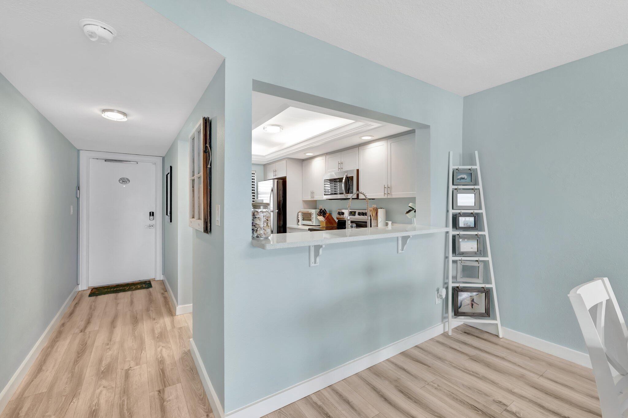 Image 3: Entry Kitchen
