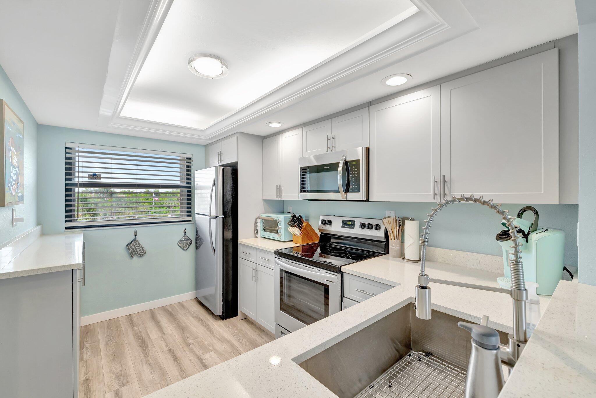 Image 4: Kitchen 1
