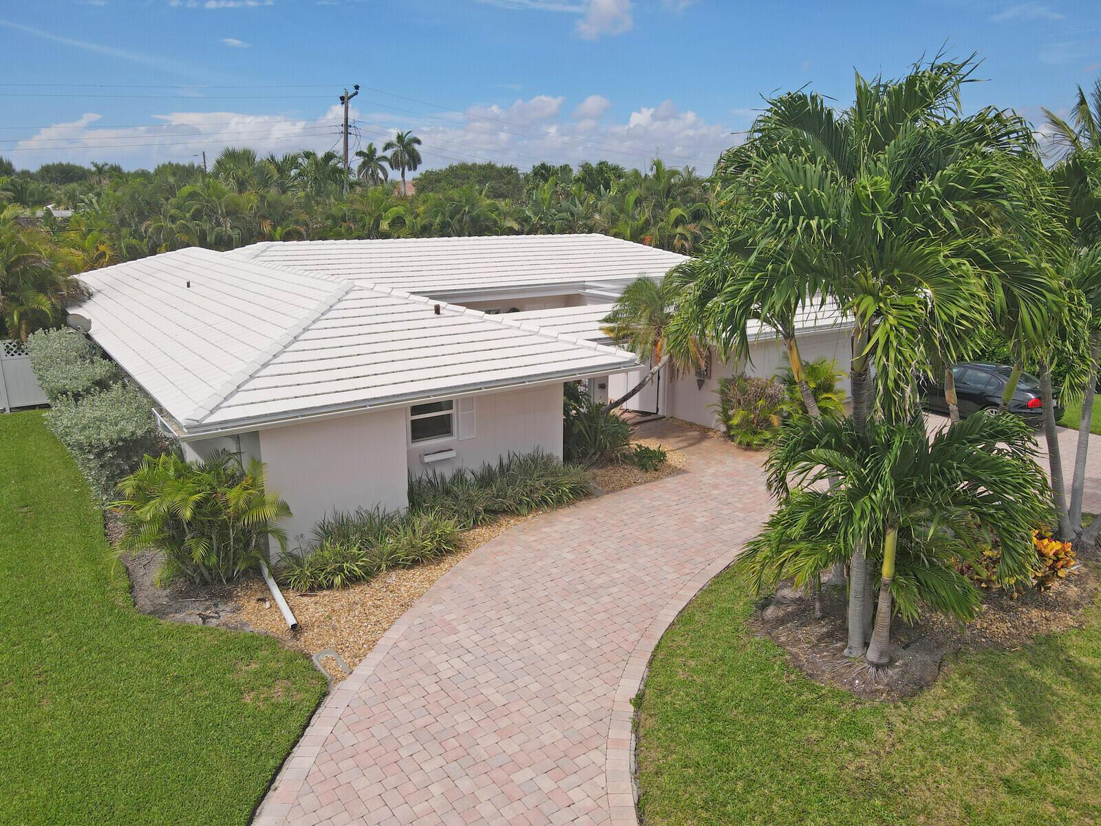 Image 3: 1211 Bimini