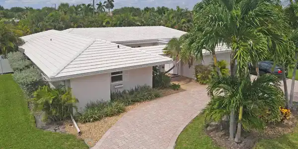 Image 3: 1211 Bimini