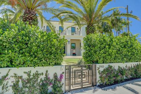 7905 S Flagler Drive