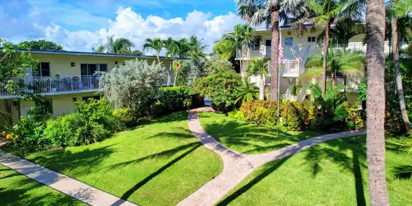 Image 2: 39-web-or-mls-6520 N Ocean (1)