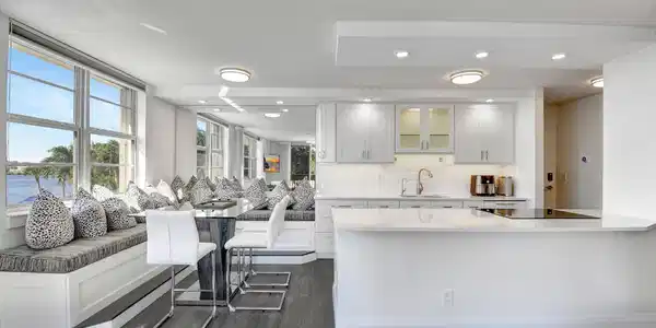 2121 N Ocean Boulevard