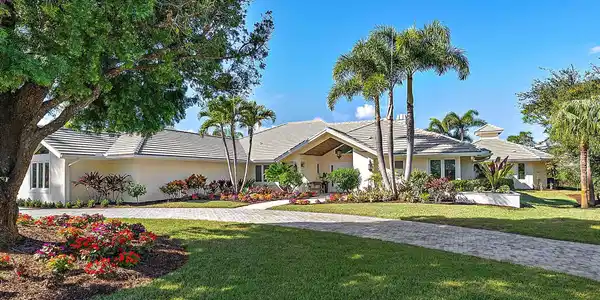 2500 NW Hollyberry Lane