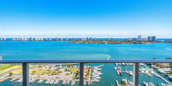220 Lake Shore Drive
