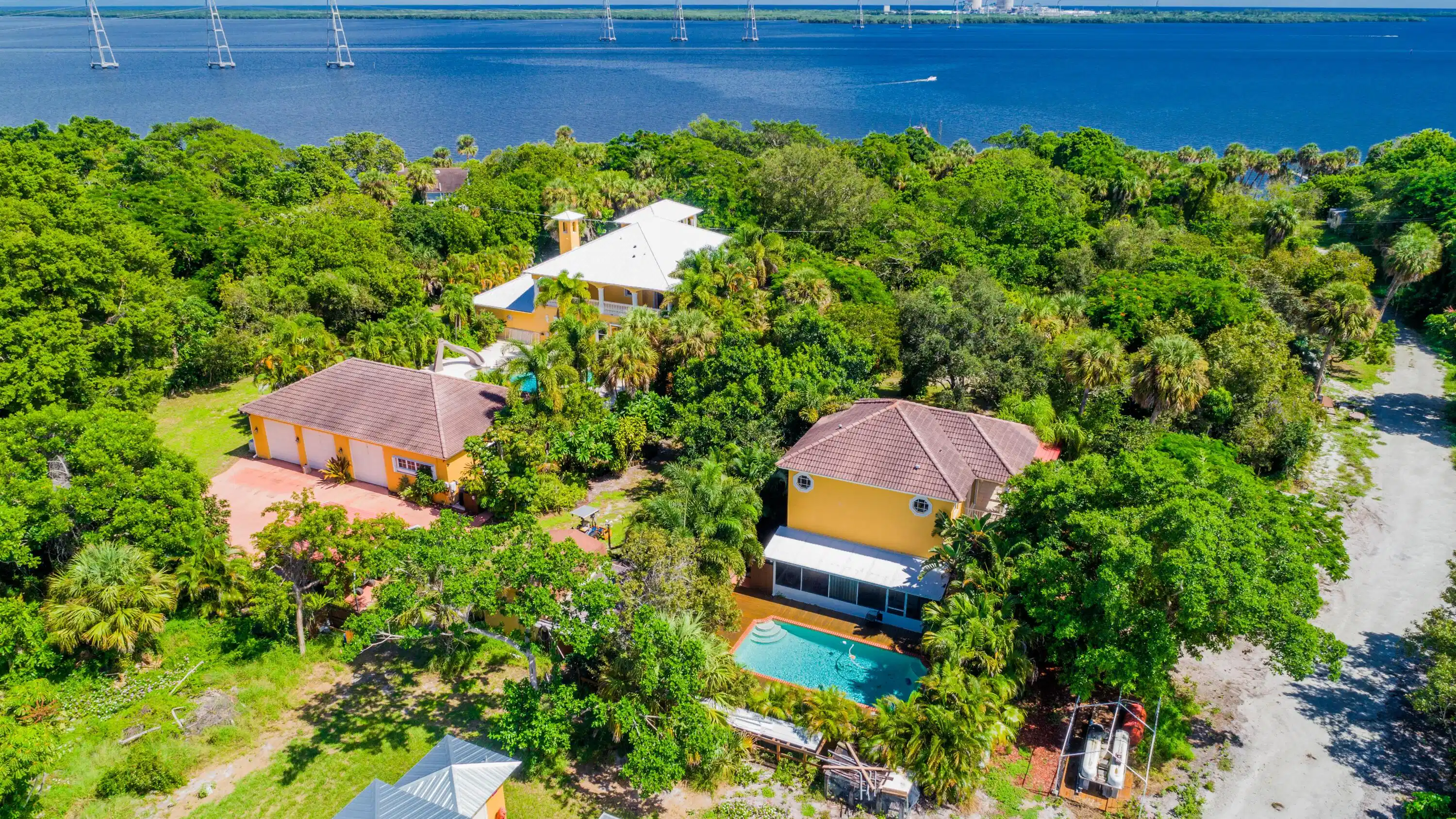 Image 1: 111-016-8053 S Indian River-3000x1687