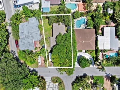 1204 SE 13th Ter