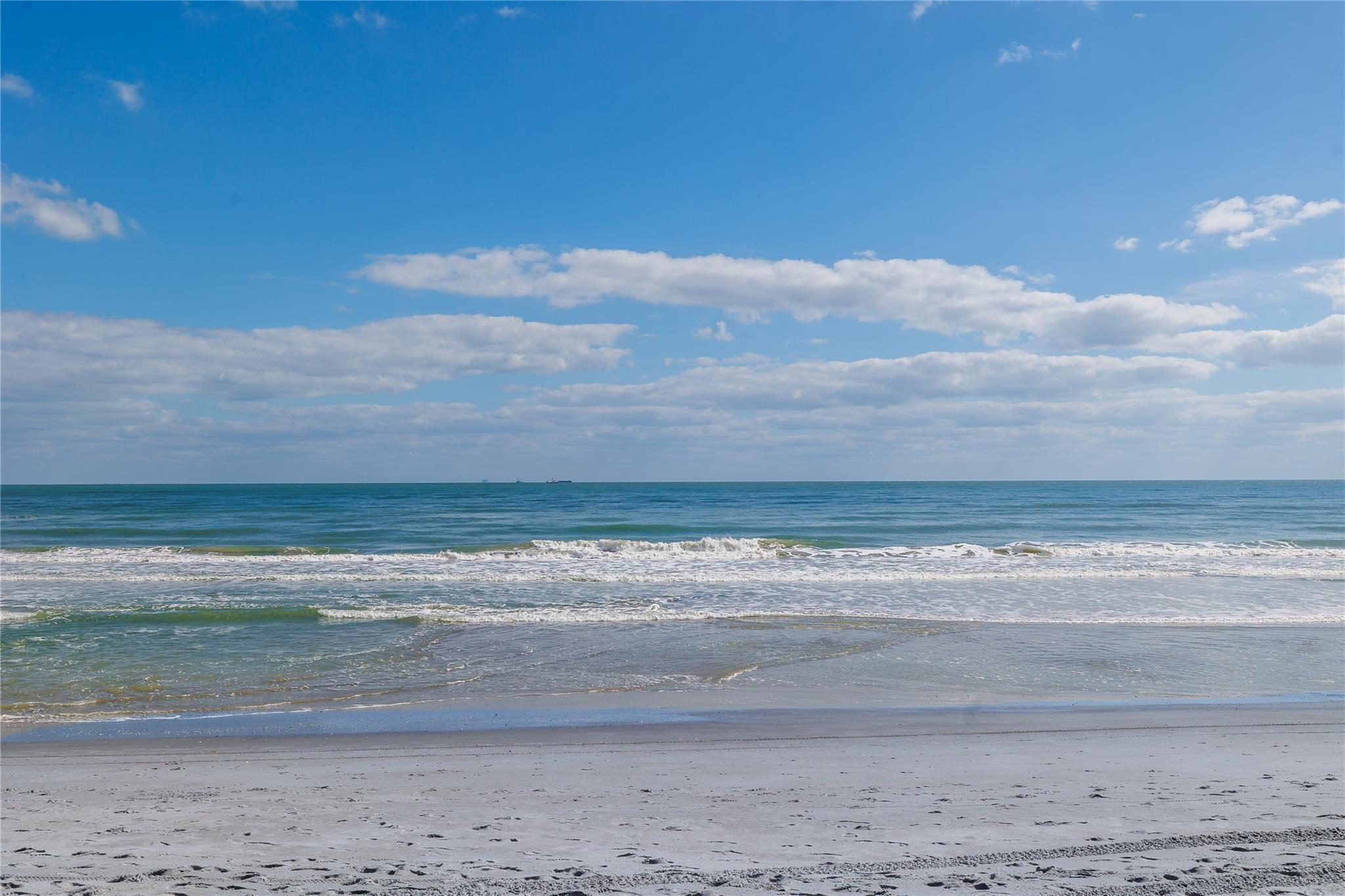 Image 4: Private Ocean Access