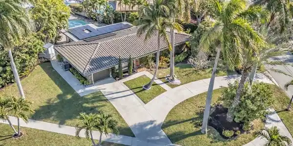 2801 NE 48th Court