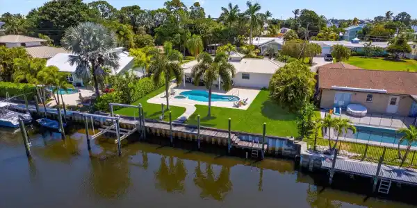 1389 SW Dyer Point Road