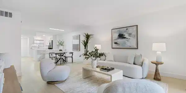 700 NE Harbour Terrace
