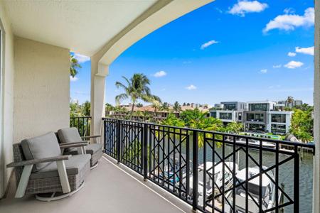 2720 NE 15th Street