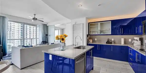 3101 Bayshore Dr