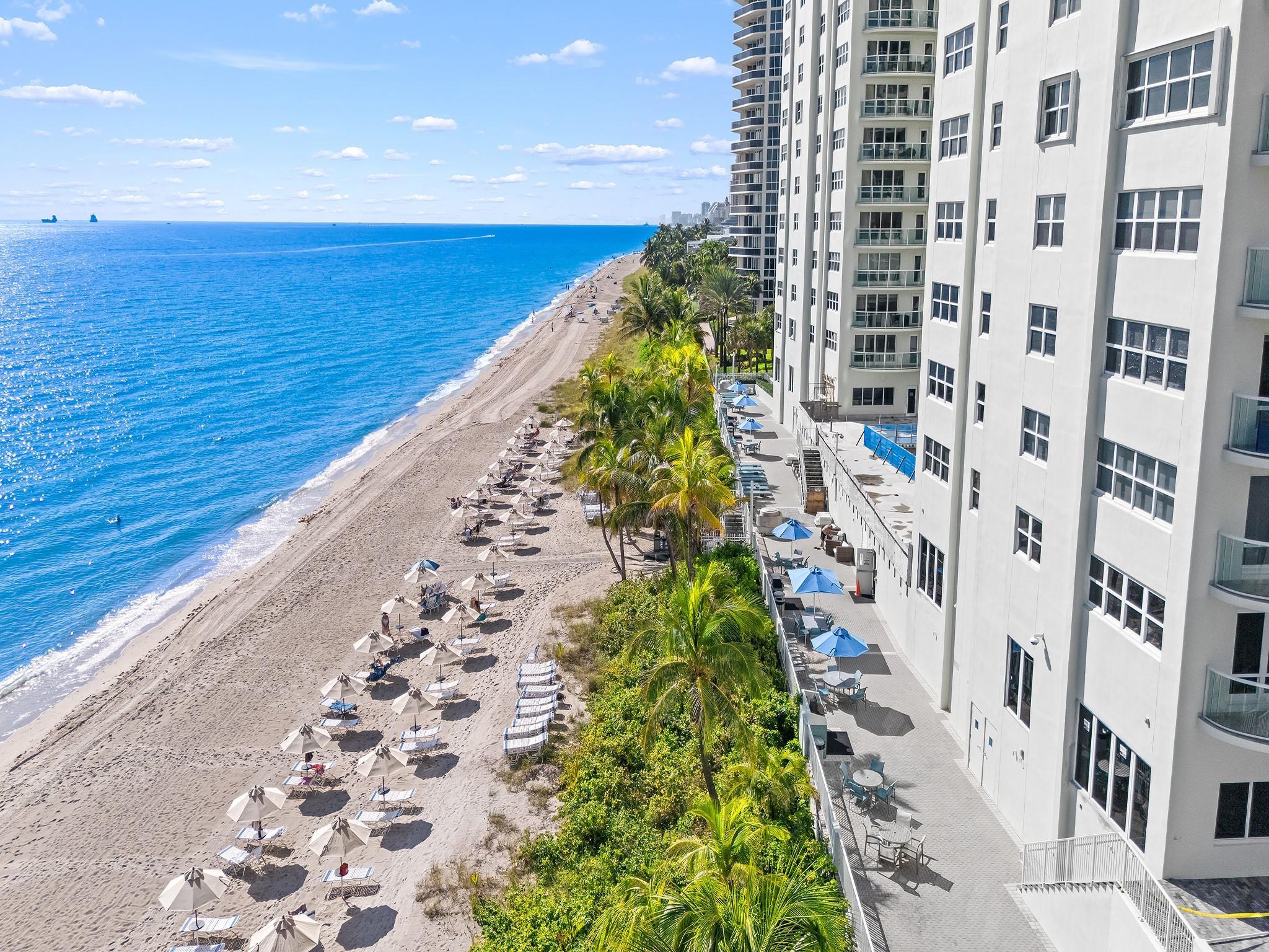 Image 4: Southpoint promenade and beach