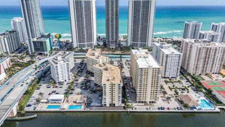 1817 S Ocean Drive