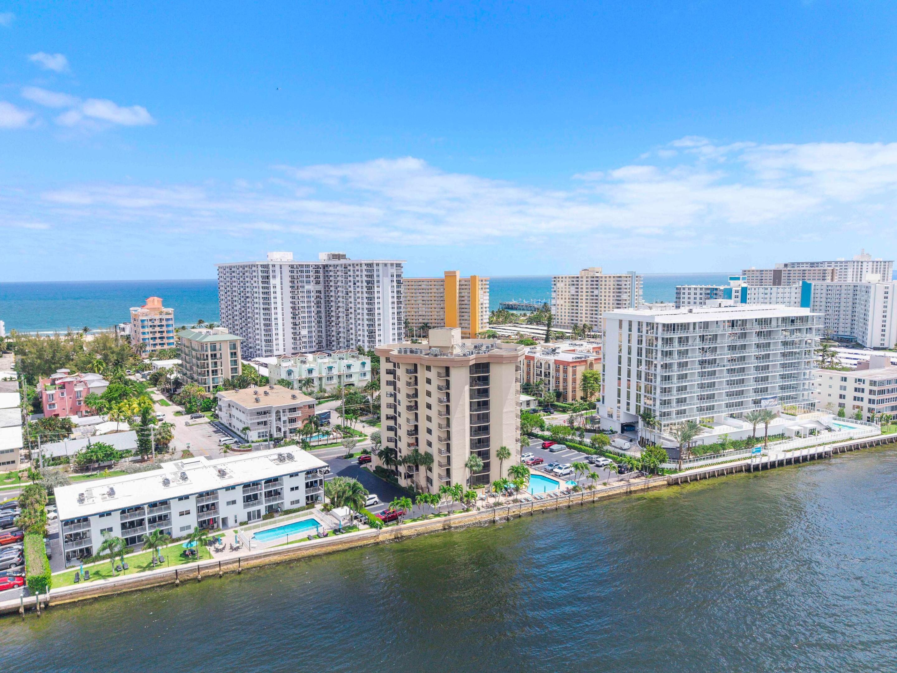 Image 2: 501 N Riverside Dr u203_006