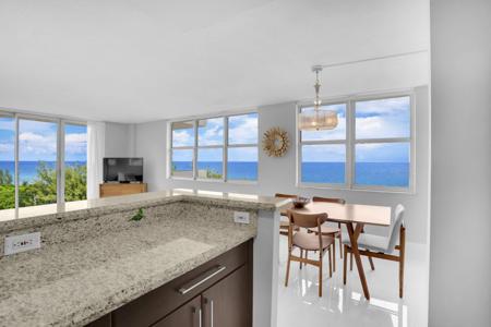 2121 N Ocean Boulevard