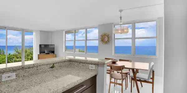2121 N Ocean Boulevard