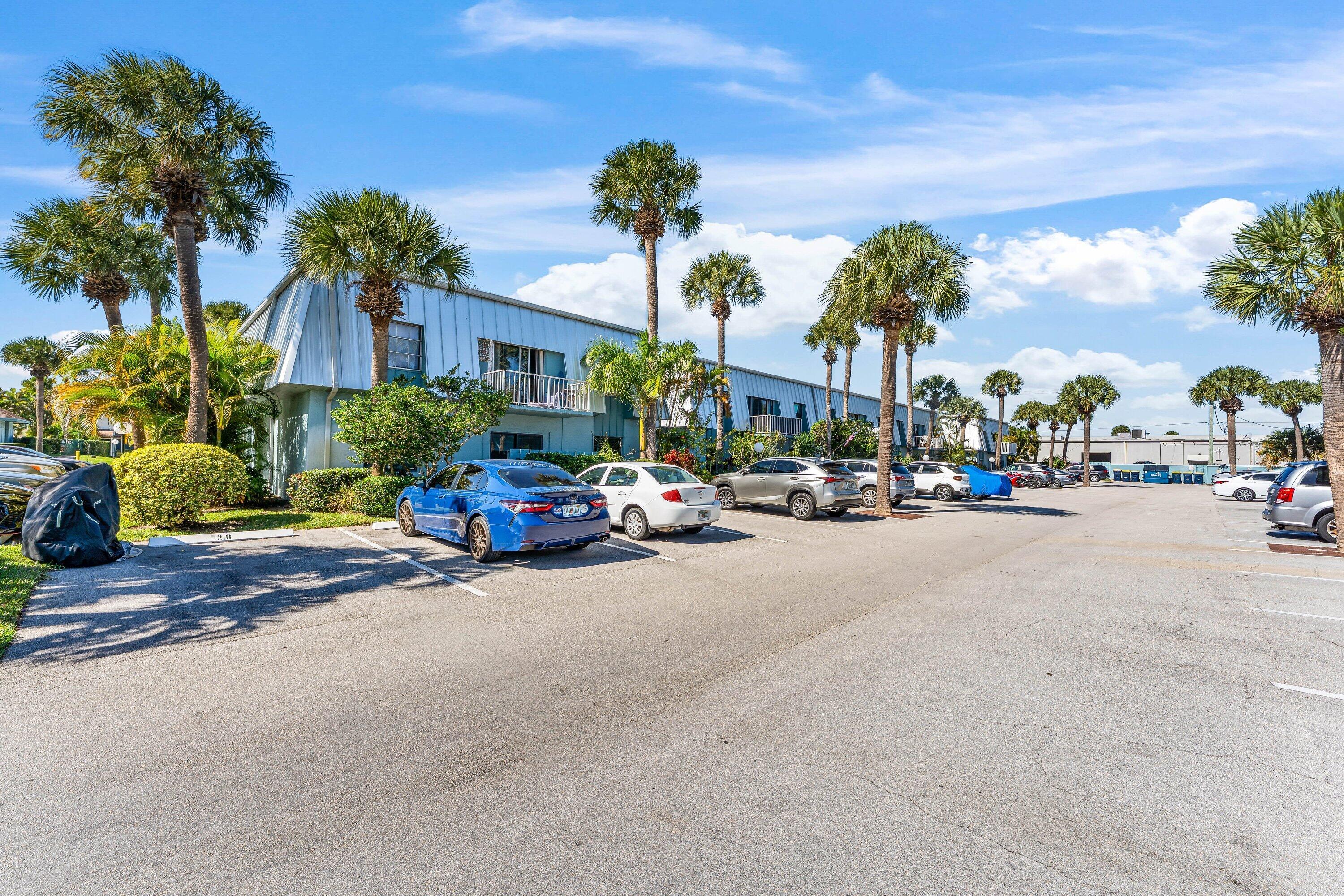 Image 2: 002-950SouthKannerHighway-C10-Stuart-FL-