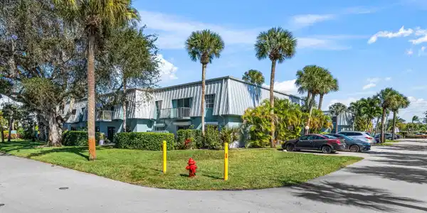Image 3: 003-950SouthKannerHighway-C10-Stuart-FL-