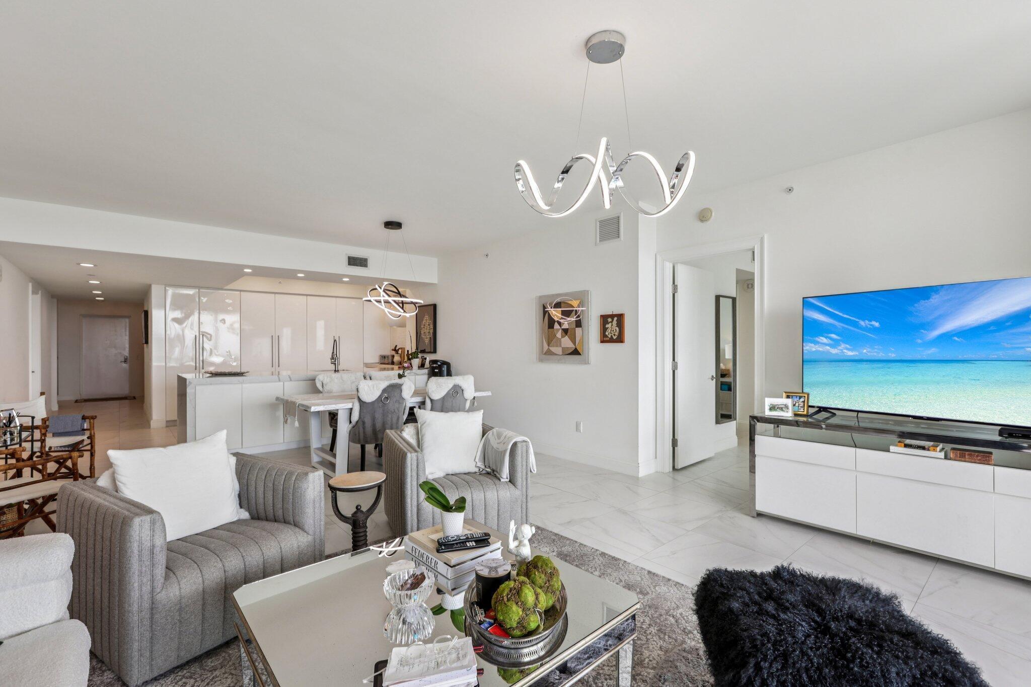 Image 4: 5-web-or-mls-Lake Shore Dr 2008-S0710-00