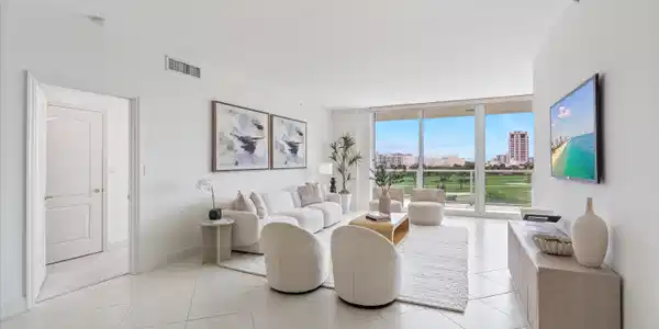 Image 3: living room