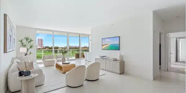 Image 4: living room