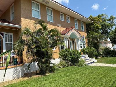 1611 S Olive
