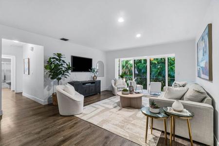 301 Venetian Drive