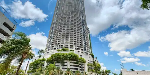 1750 N Bayshore Drive