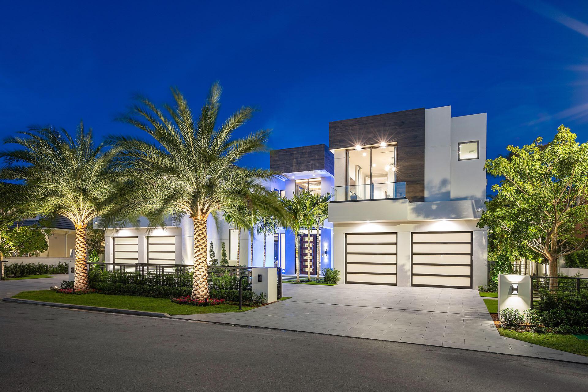 Image 4: 500_Alexander_Palm_Road_Dusk_03