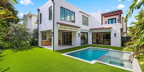 Image 3: Private Yard & Pool
