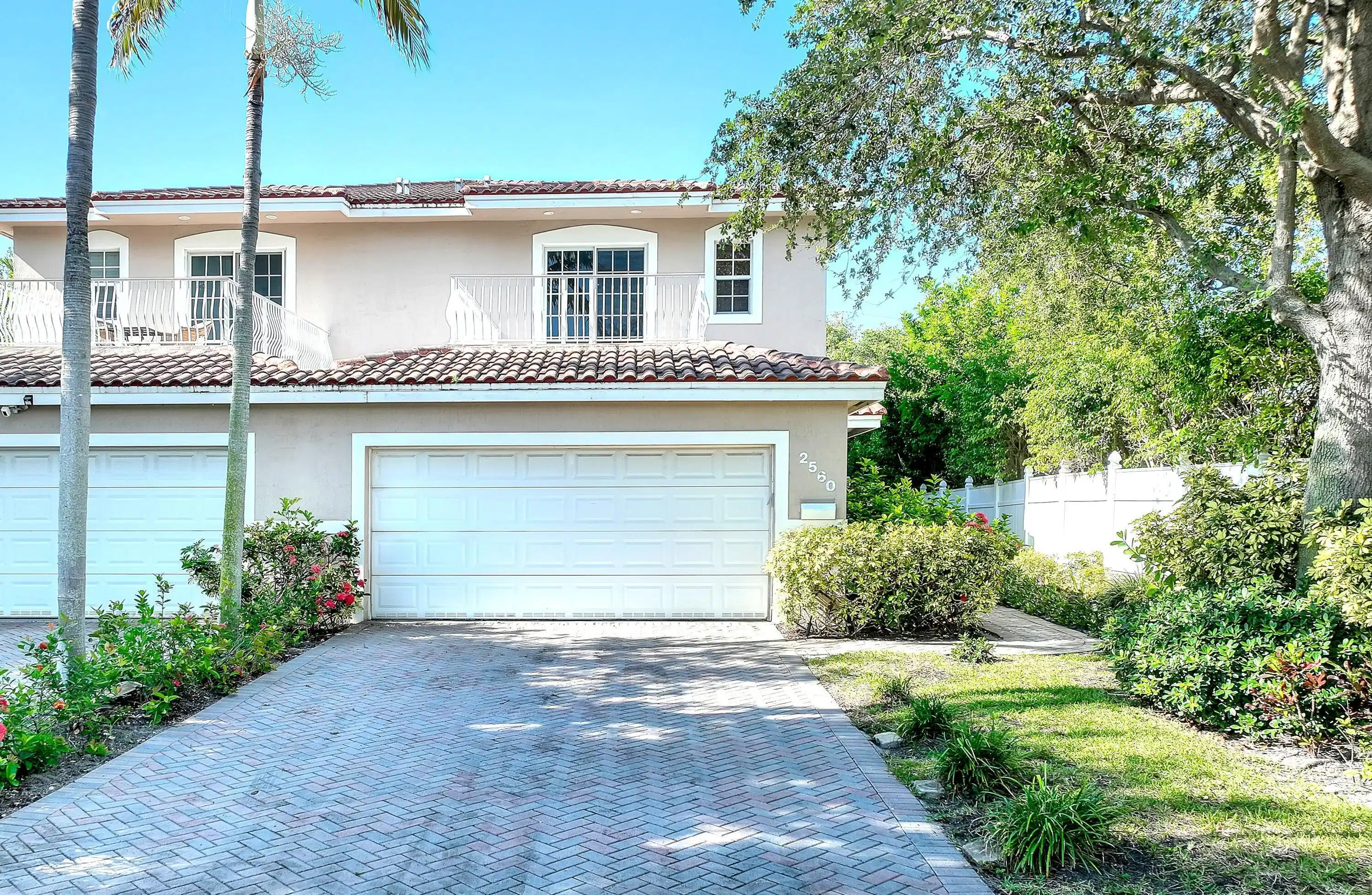 Image 1: 2560 NE 11th (51)