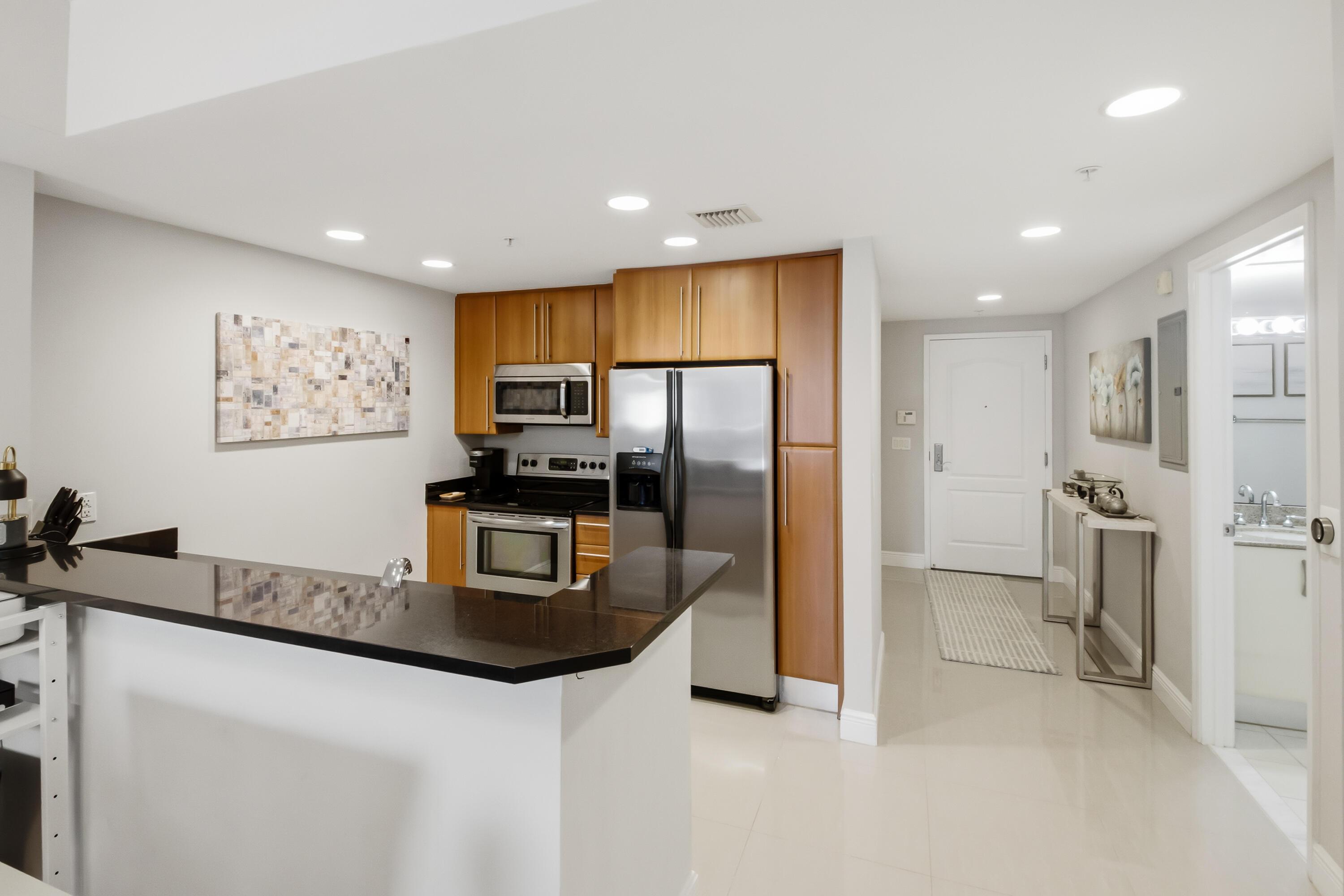 Image 2: 20260615-01-101 SE 20th Ave Unit 201, De