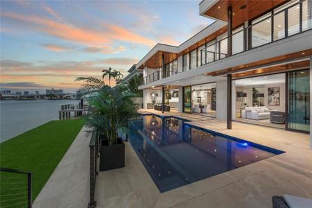 1957 Harbourview Drive