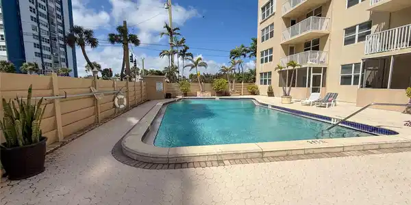 1401 S Ocean Drive
