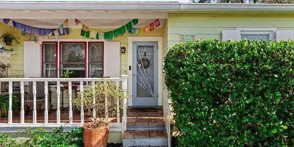 1116 N Ocean Breeze